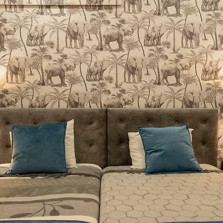 Liverpool Tree * リスボン